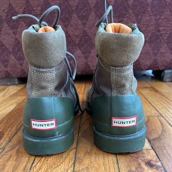 Hunter Insulated Commando Boots, size 8 - Picture 8 of 13